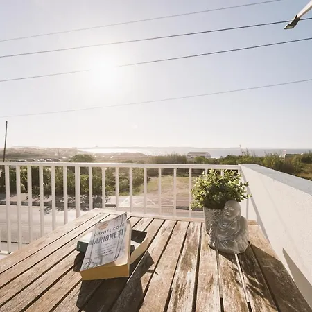 別荘 26: Baleal Front Retreat *